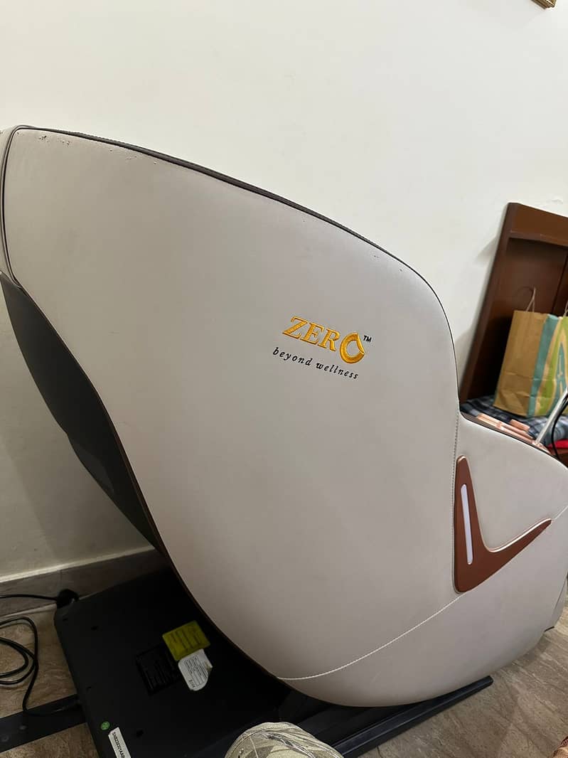 Zero  U-Victor Full Body Massage Chair - Like New Condition 5