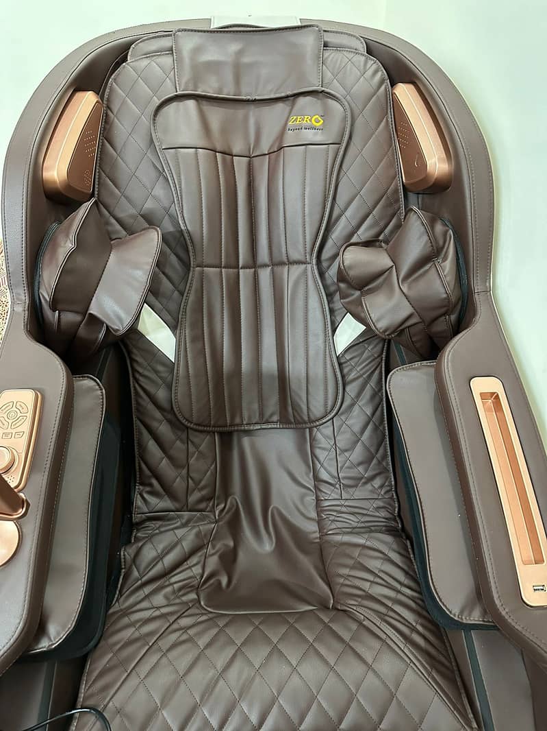 Zero  U-Victor Full Body Massage Chair - Like New Condition 11