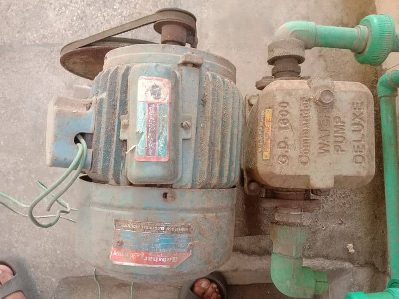 donkey pump water pump top condition less used 2