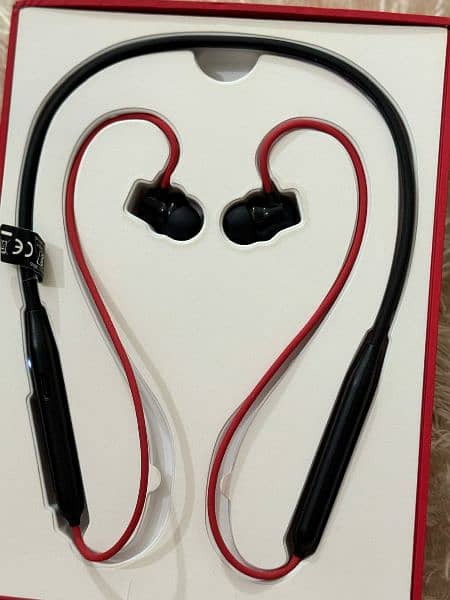 OnePlus Bullets Wireless Z2 Bluetooth Earbuds - Excellent Condition! 4