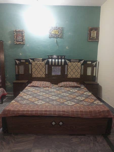 Bed and dressing table for sale price 50k 1