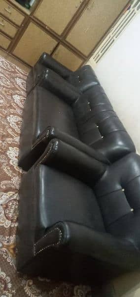 sofa 4 sets in V. Gud condition. 7