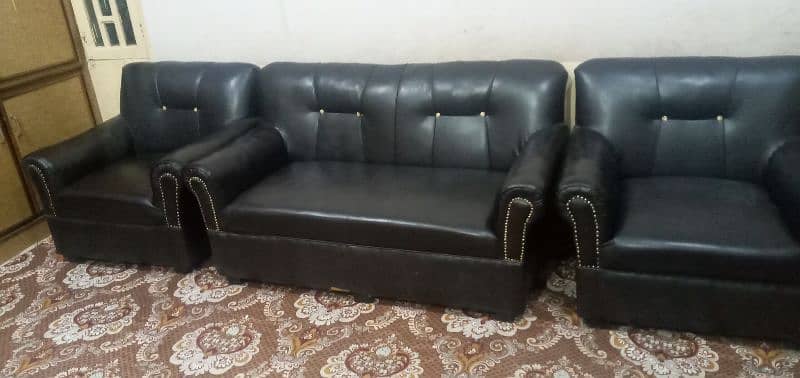 sofa 4 sets in V. Gud condition. 9