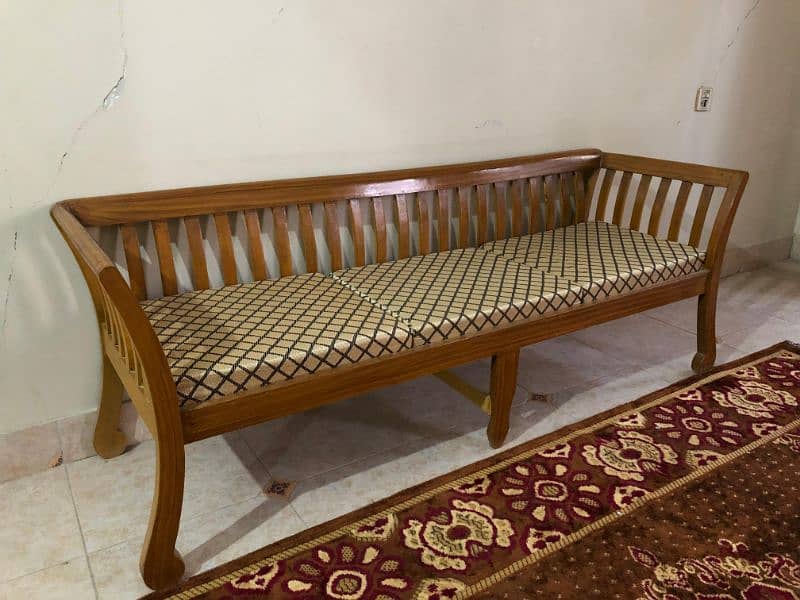 premium New 5 seater wooden sofa set up for urgent Sale 2