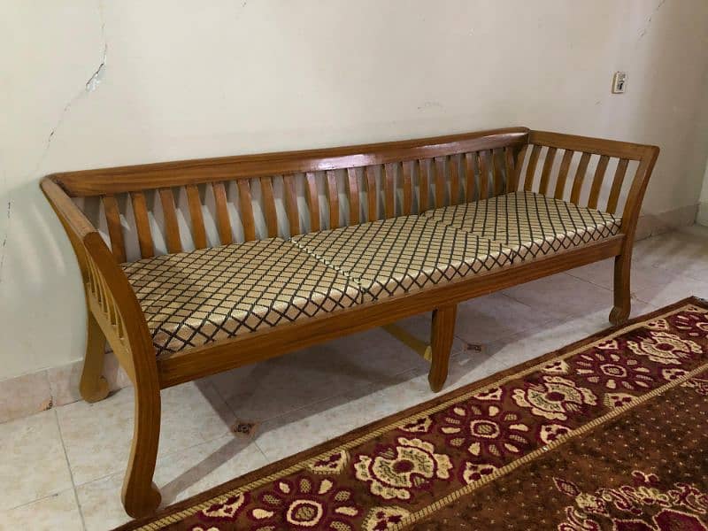 premium New 5 seater wooden sofa set up for urgent Sale 5