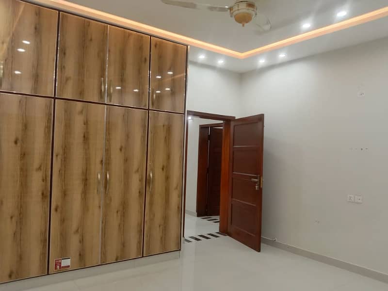 10 MARLA BRAND NEW LUXURY UPPER PORTION IS AVAILABLE FOR RENT IN GULMOHAR BLOCK BAHRIA TOWN LAHORE 5