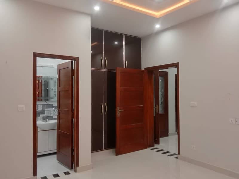 10 MARLA BRAND NEW LUXURY UPPER PORTION IS AVAILABLE FOR RENT IN GULMOHAR BLOCK BAHRIA TOWN LAHORE 8