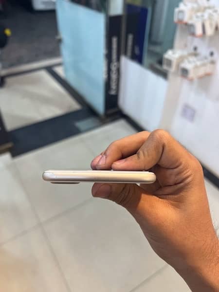 Iphone 7 plus 128 gb pta approved 4