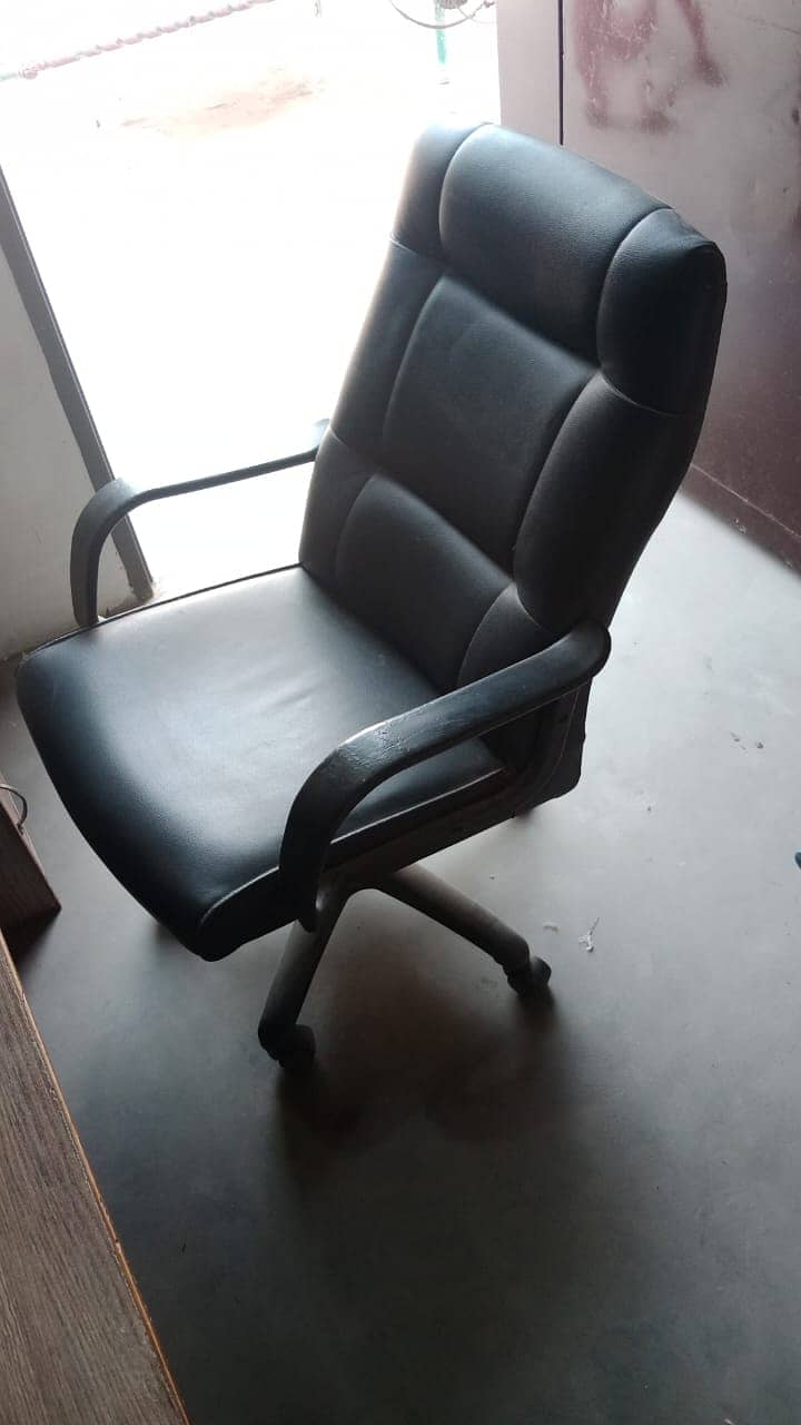 Office Table and Chair Available For Sale 4