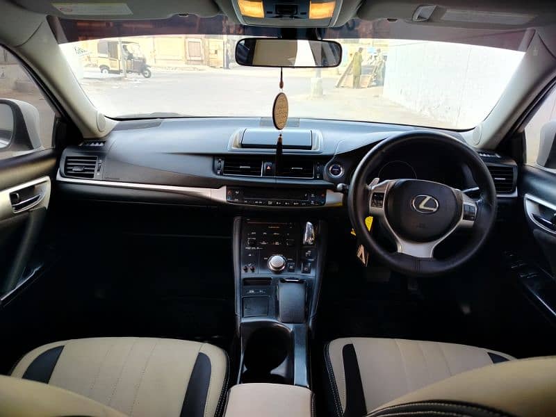 Lexus CT200h 2011 Hybrid 1800cc Pal White 12