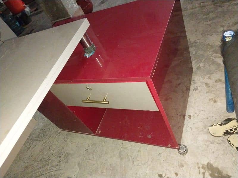 Office table new condition 6