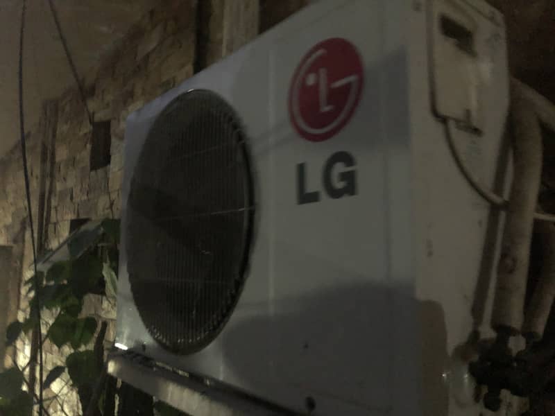 1 Ton LG AC FOR SALE 0