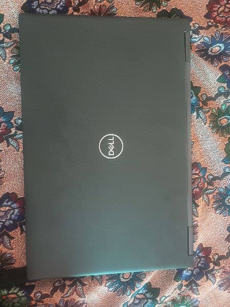 Dell Precision 7740 1