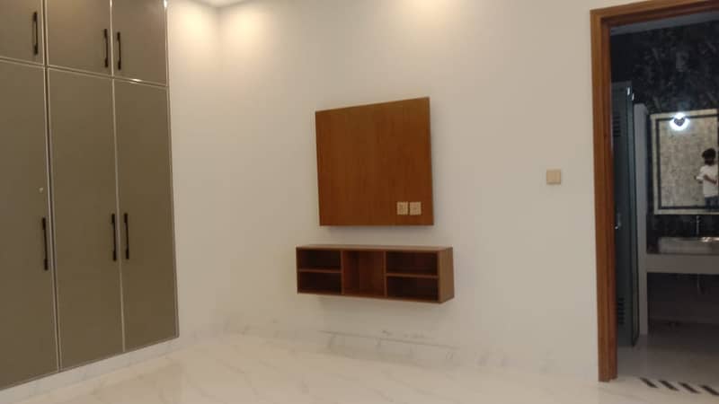 10 MARLA BRAND NEW UPPER PORTION IS AVAILABLE FOR RENT IN TULIP BLOCK BAHRIA TOWN LAHORE 10