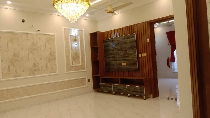10 MARLA BRAND NEW UPPER PORTION IS AVAILABLE FOR RENT IN TULIP BLOCK BAHRIA TOWN LAHORE 21