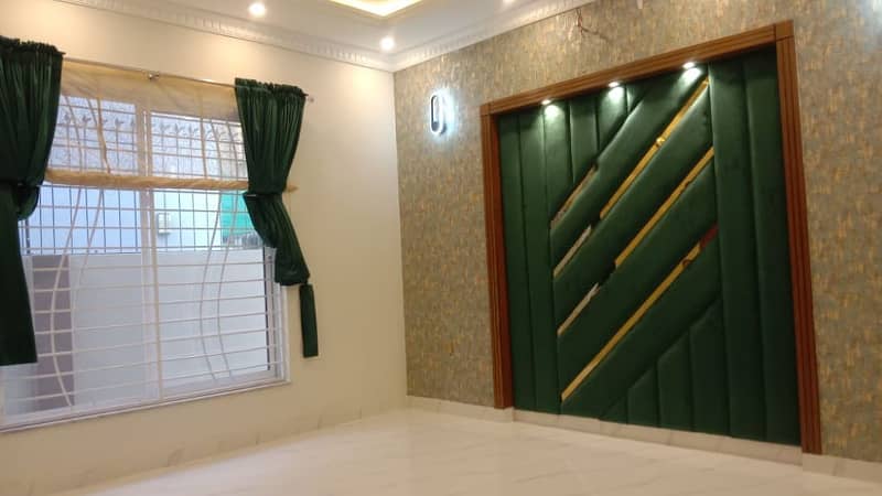 10 MARLA BRAND NEW UPPER PORTION IS AVAILABLE FOR RENT IN TULIP BLOCK BAHRIA TOWN LAHORE 22