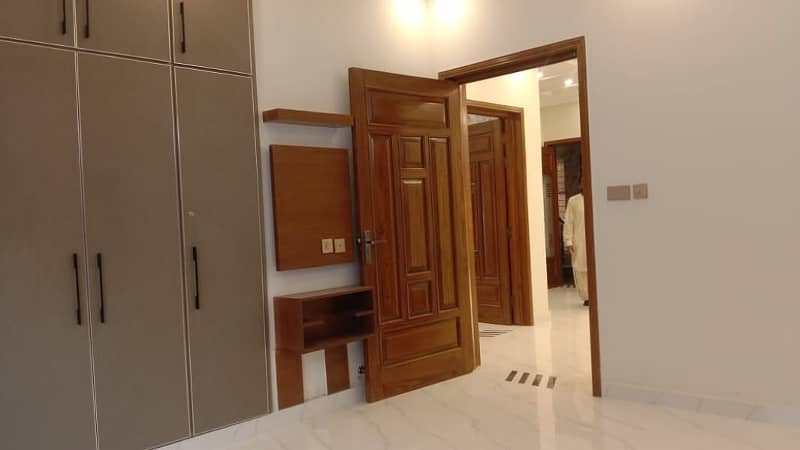 10 MARLA BRAND NEW UPPER PORTION IS AVAILABLE FOR RENT IN TULIP BLOCK BAHRIA TOWN LAHORE 24