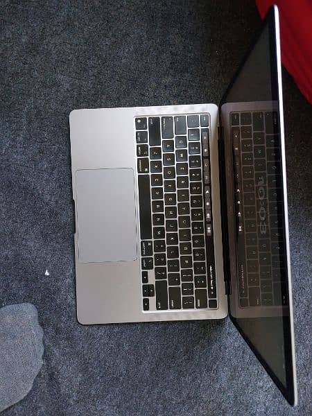 MacBook Pro m1 2020 (16/256) 5