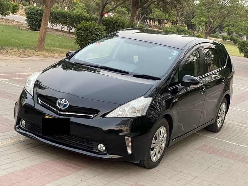 TOYOTA PRIUS ALPHA 2012 MODEL 2016 KARACHI REG SECOND OWNER NEW CAR 2