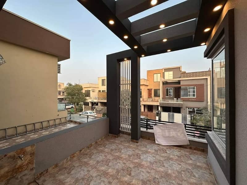 5 marla House for rent Bahria Town Lahore 14