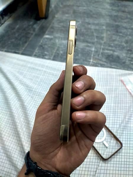 Iphone 12 Pro Gold 128 Gb Non Pta Waterpack 1