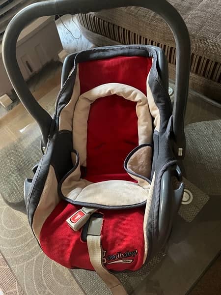 BABY CARRYCOT 3