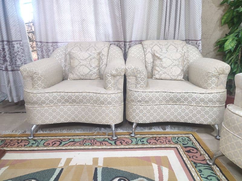 Exquisite 5 Seater Sofa Set in Royal White/Silver Color with cushions 4