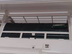 gree ac only 4 session use no any fault genioin gas h abhi thk