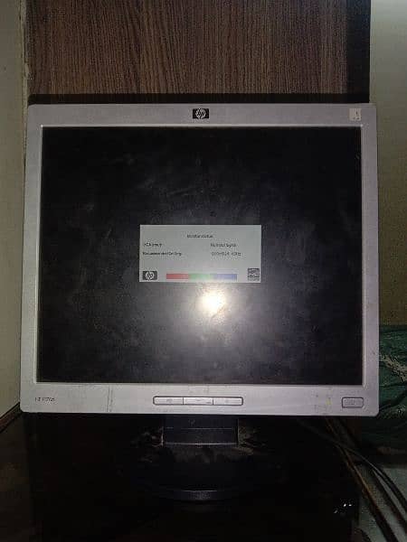 HP computer monitor 17-inch 1
