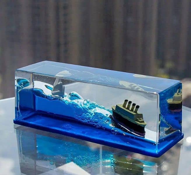 Creative cruise ship fluid drift bottle decorations 1