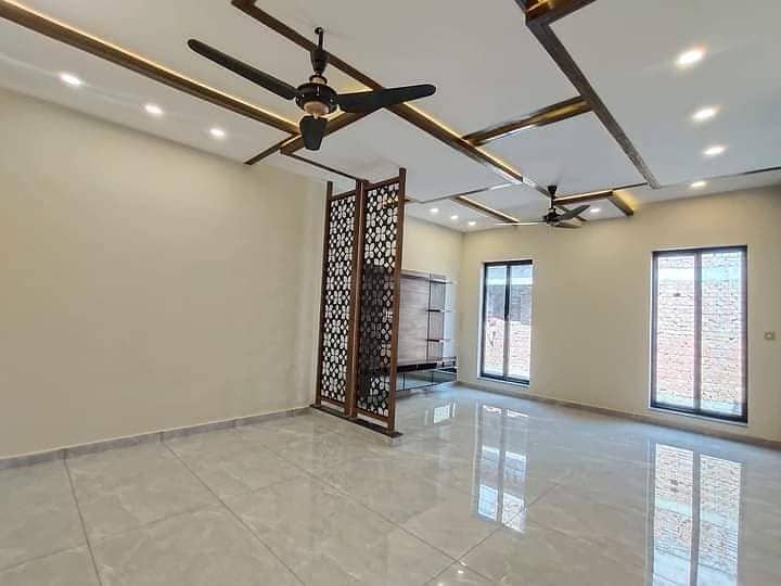 3 bed dd brand new ground floor and 1st floor available in gulshan block 7 5