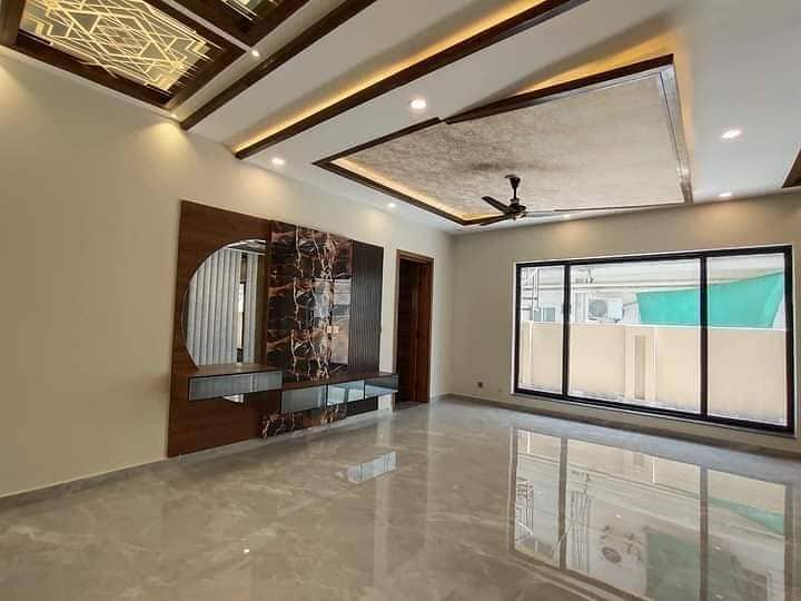 3 bed dd brand new ground floor and 1st floor available in gulshan block 7 7