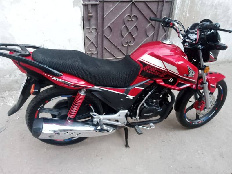 Honda CB 150F brand new condition 0