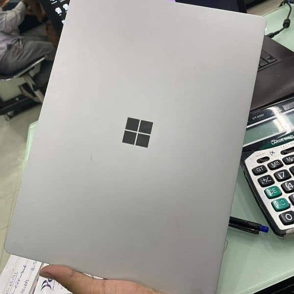 Microsoft Surface Book 1769, i5 7th, 8gb, 256gbssd 1