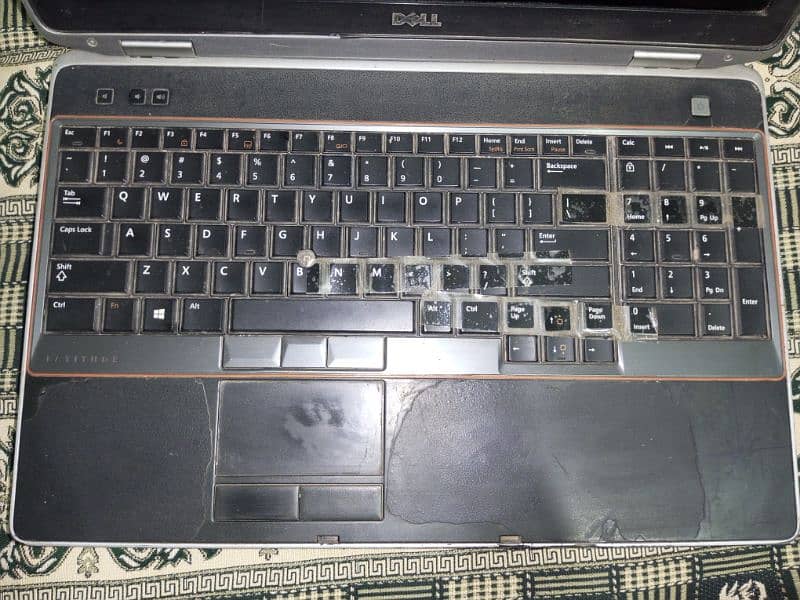 Dell latitude i6520 window 10 4gb ram and 256 ssd 2