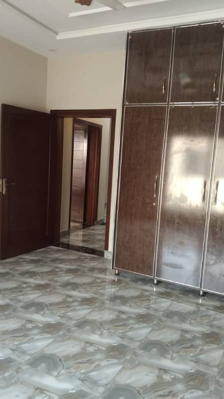 11 MARLA UPPER PORTION AVAILABLE FOR RENT 6