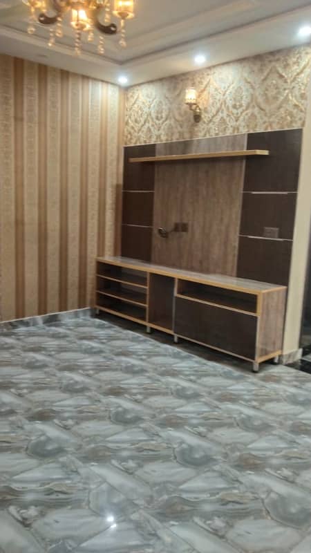 11 MARLA UPPER PORTION AVAILABLE FOR RENT 12