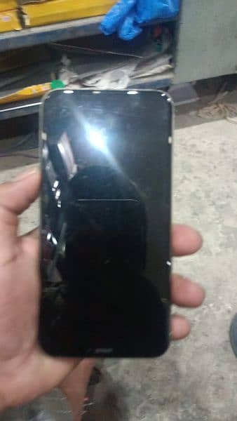 iphone xs panel crack 5