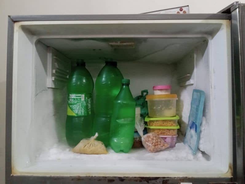 (Dawlance - H-Zone) (Full Size) 2-Door Refrigerator in Good Condition. 6