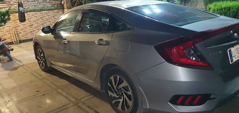 Honda Civic Oriel 2018 14