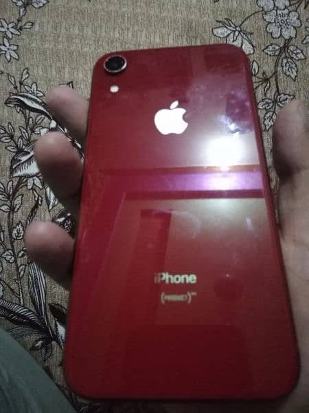 IPHONE XR /. 64GB / NON PTA / RED COLOR 7