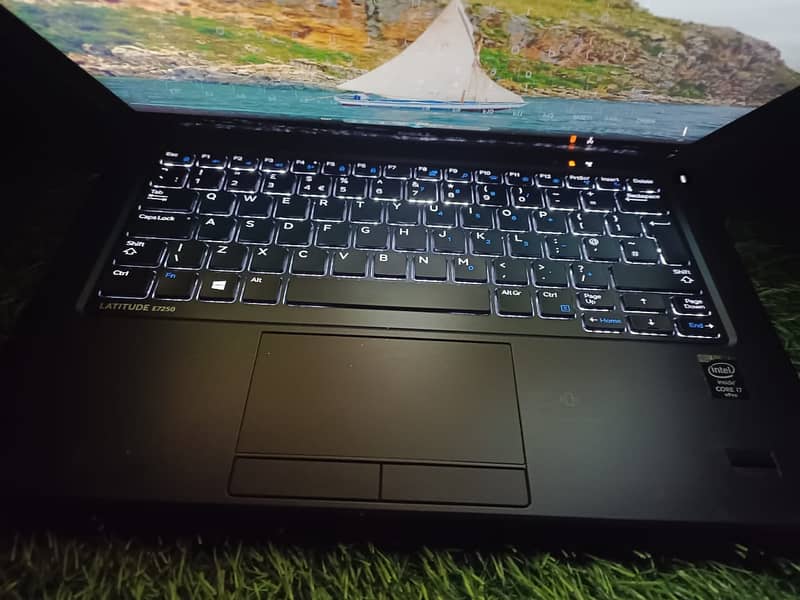 Dell Laptop 7250 Core i5 5th Generation 3