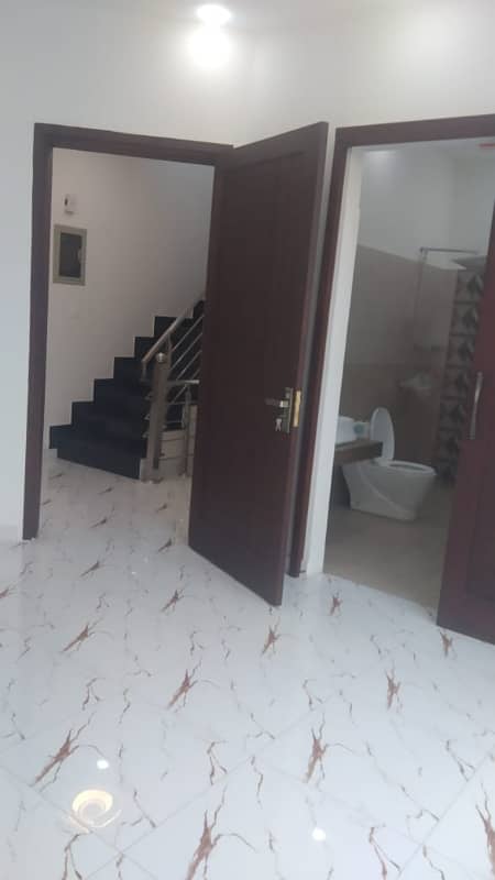 5 Marla Upper Portion For Rent In Park View City Lahore 1