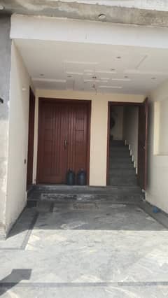 5 Marla Upper Portion For Rent In Park View City Lahore 0