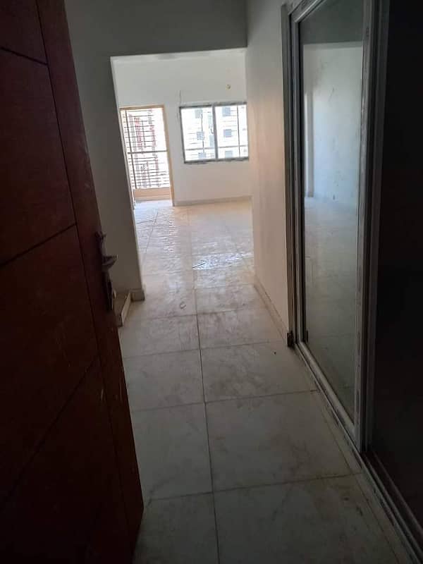 Centrally Located Flat In Royal 8 Icon Is Available For Rent 9