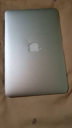 Macbook Air 1.6 GHz Intel Core i5 (11.6-inch, Mid 2011)