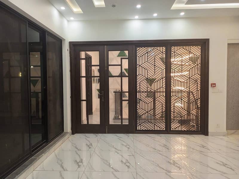 A Beautiful 1 Kanal Upper Portion Is Available For Rent In PHASE 6 DHA, Lahore. 0