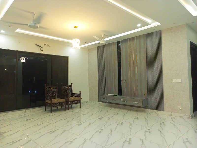 A Beautiful 1 Kanal Upper Portion Is Available For Rent In PHASE 6 DHA, Lahore. 10