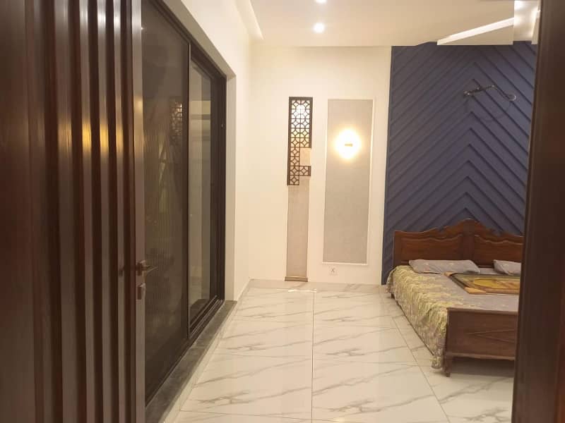 A Beautiful 1 Kanal Upper Portion Is Available For Rent In PHASE 6 DHA, Lahore. 12