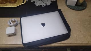 MacBook air m1 16 ram 256. ssd